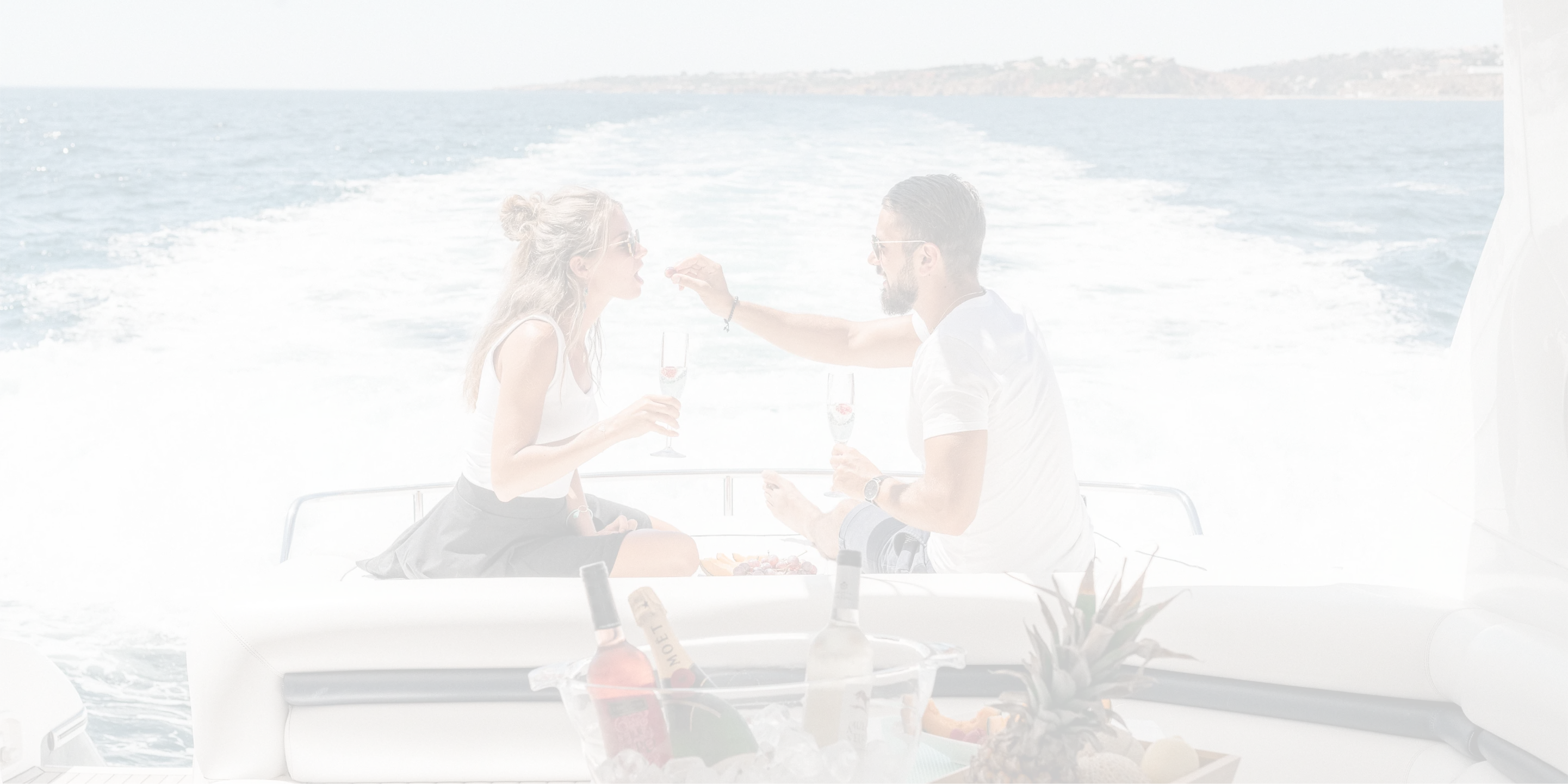 A boat tip breaking the sea in the bottom edge of the screen